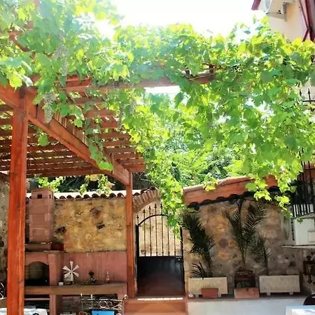 Гостьовий будинок Kispet Marti Boutique *